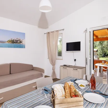 Detached With 2 Bathrooms Villa *