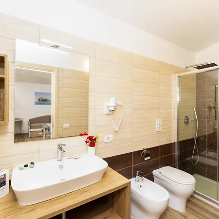 Detached With 2 Bathrooms Villa