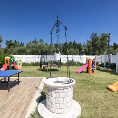 Detached With 2 Bathrooms