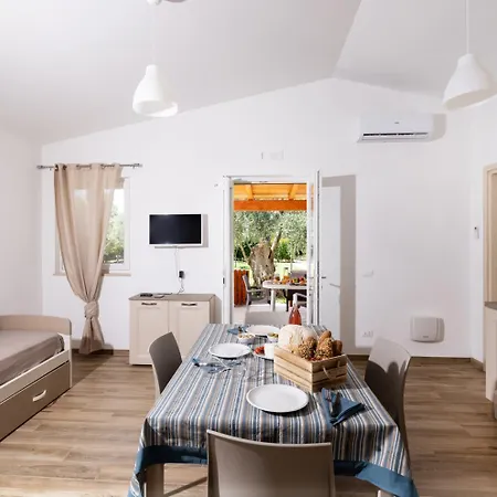 Detached With 2 Bathrooms